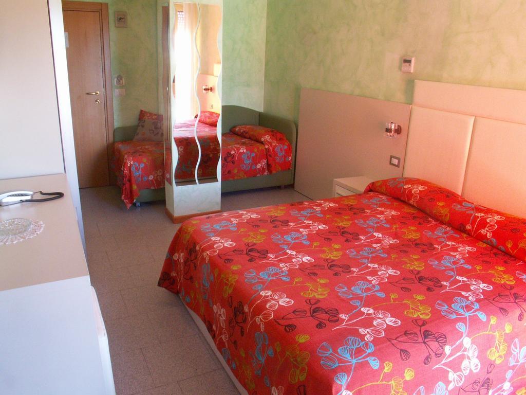 Hotel Prestigio Cesenatico Exterior foto